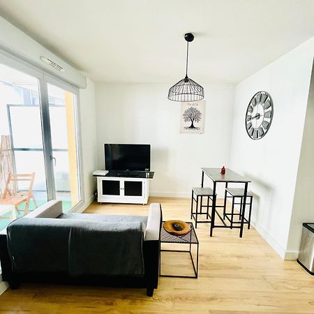 Appartement Avec Place De Parking Et Piscine Villefranche-sur-Saône Exterior photo