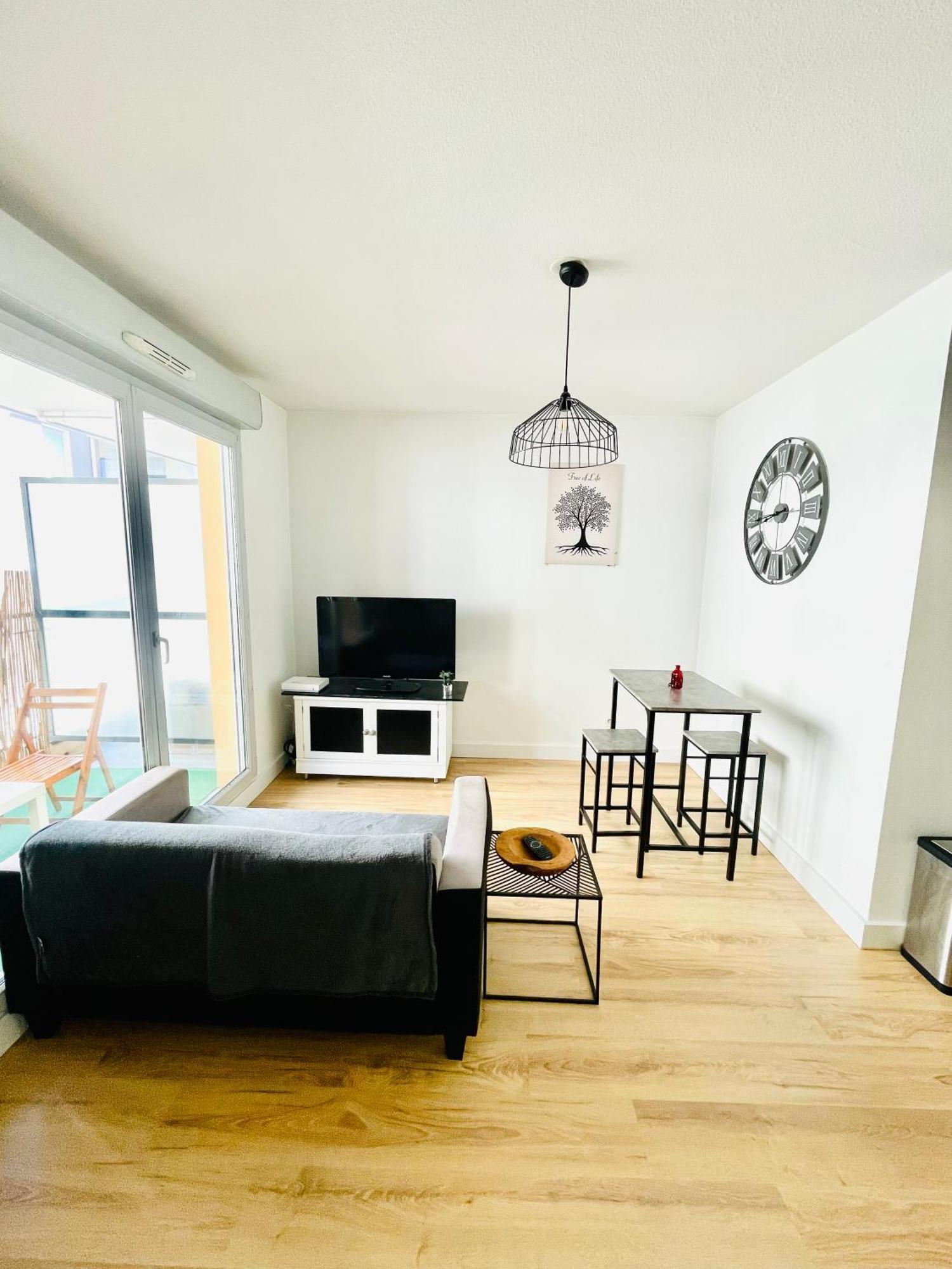 Appartement Avec Place De Parking Et Piscine Villefranche-sur-Saône Exterior photo