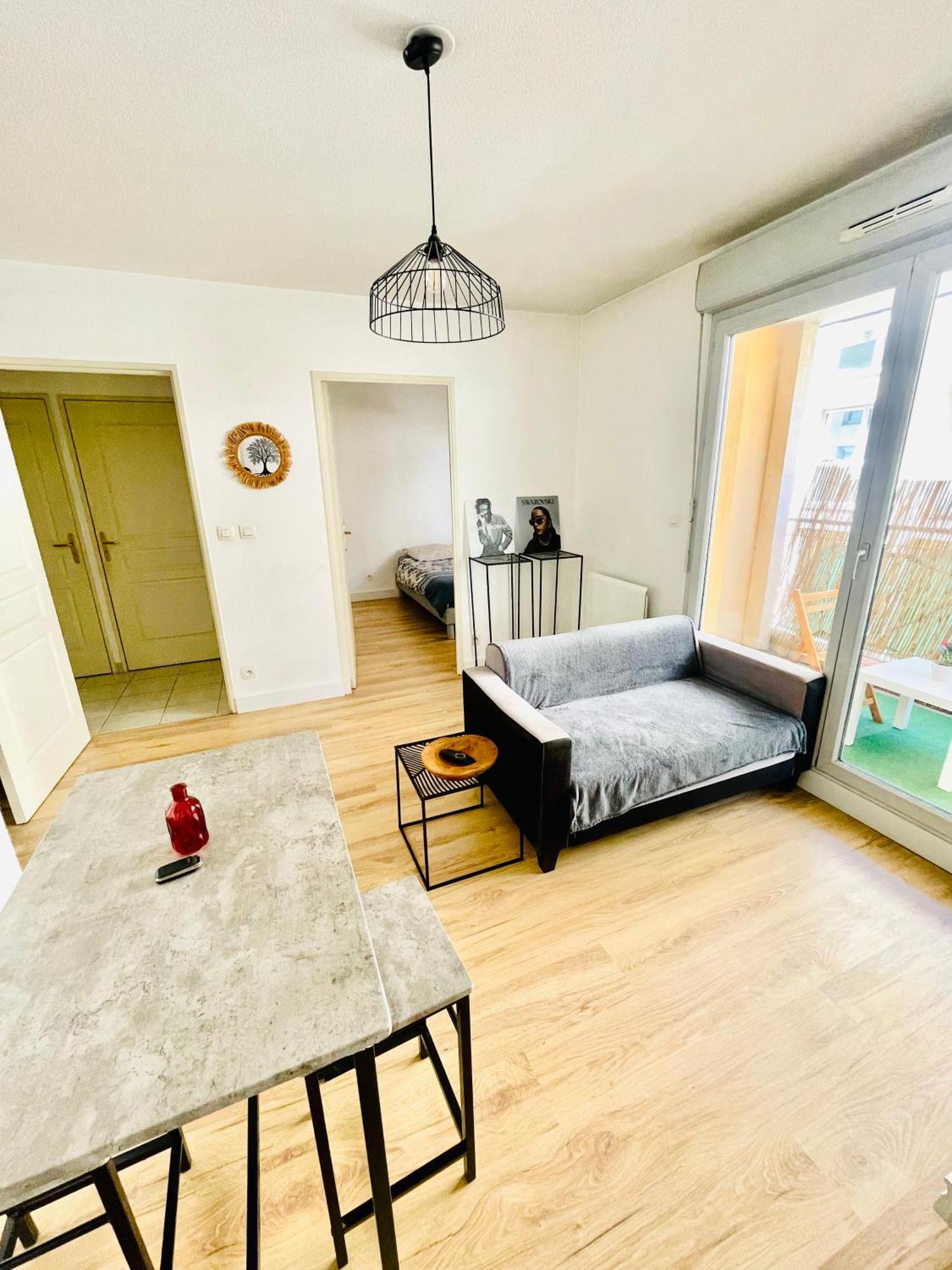Appartement Avec Place De Parking Et Piscine Villefranche-sur-Saône Exterior photo